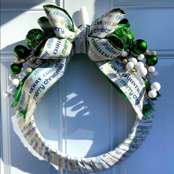 Merry Christmas Ribbon Wreath - Picture 3 of 3